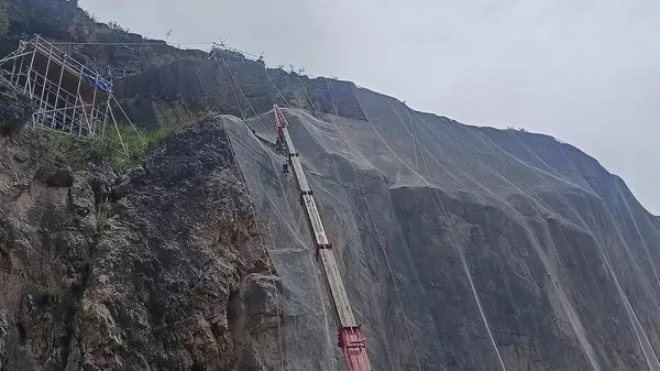 На 400-м километре автодороги Бишкек — Ош продолжается строительство нового двухполосного тоннеля - Sputnik Кыргызстан