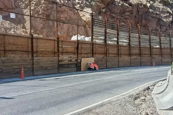 Новый тоннель возводится на участке, где высока опасность схода снежных лавин и камнепадов - Sputnik Кыргызстан