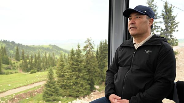 Президент Садыр Жапаров дал старт техническому запуску канатной дороги в горном кластере Ала-Тоо Резорт - Sputnik Кыргызстан
