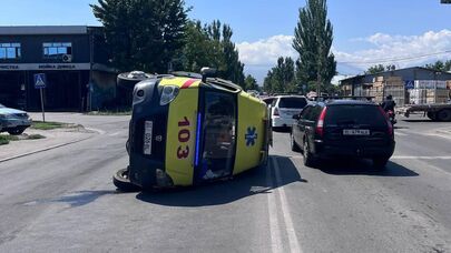 ДТП с участием "скорой" в Бишкеке