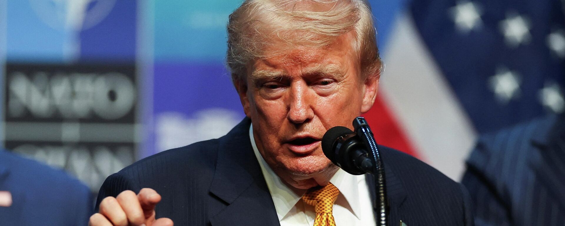 Дональд Трамп - Sputnik Кыргызстан, 1920, 03.08.2026