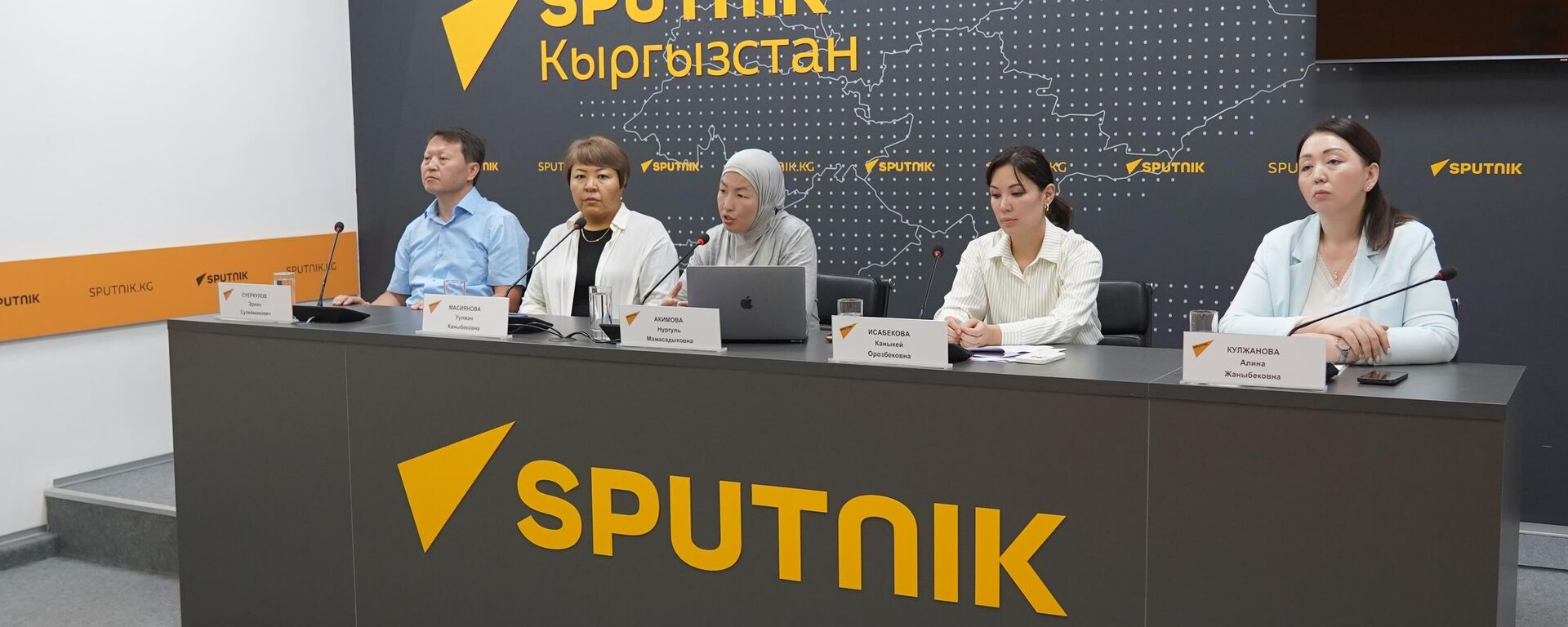 В агентстве Sputnik Кыргызстан специалисты рассказали о национальном операторе электронной торговли. - Sputnik Кыргызстан, 1920, 14.07.2026