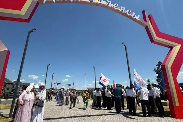 Салтанатка жүздөгөн жергиликтүү тургундар жана коноктор катышты - Sputnik Кыргызстан
