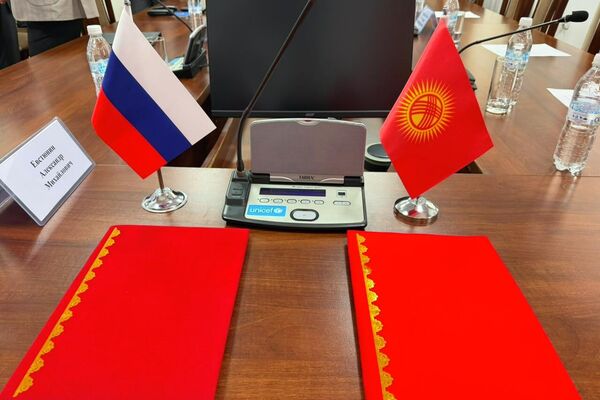 Министр здравоохранения предложил проработать механизм направления граждан Кыргызстана для получения высокотехнологичной медицинской помощи в российских клиниках по аналогии с действующей практикой сотрудничества с Турцией - Sputnik Кыргызстан