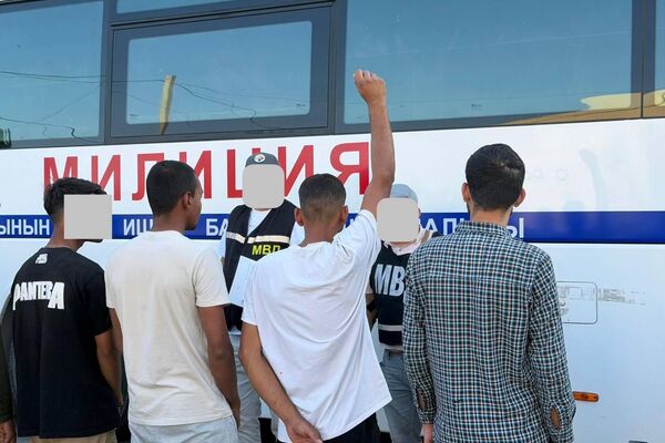 В министерстве напомнили, что каждый иностранный гражданин, пребывающий на территории нашей страны, обязан соблюдать требования законодательства, уважать традиции, культуру и обычаи кыргызского народа - Sputnik Кыргызстан