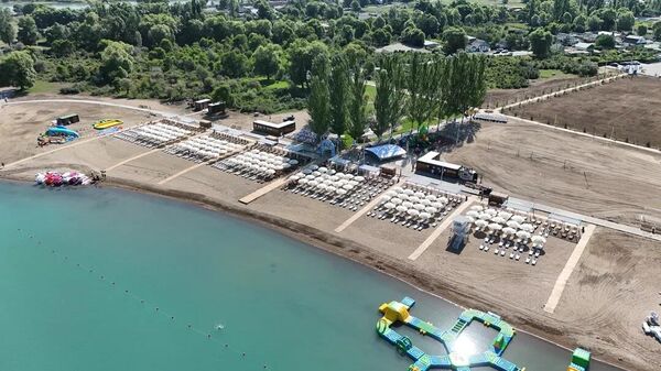 В Караколе после реконструкции открылся городской пляж - Sputnik Кыргызстан