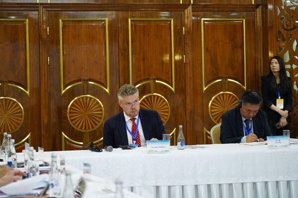Форум собрал руководителей ведущих аналитических центров, представителей академических кругов из стран-участниц, наблюдателей и партнеров по диалогу Шанхайской организации сотрудничества - Sputnik Кыргызстан