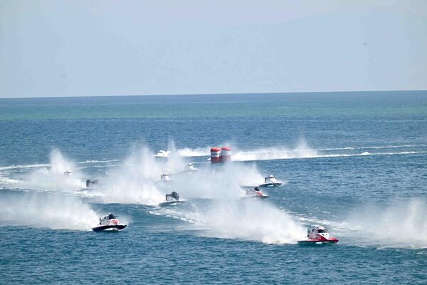 На Иссык-Куле завершился чемпионата мира по Формуле-1 на воде (F1H2O). - Sputnik Кыргызстан
