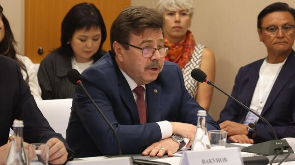 РФтин Кыргызстандагы элчиси Сергей Вакунов - Sputnik Кыргызстан