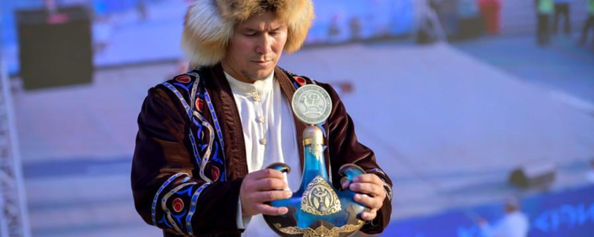Церемония чествования воды на площади Ала-Тоо в преддверии Всемирных игр кочевников  - Sputnik Кыргызстан, 1920, 07.08.2026