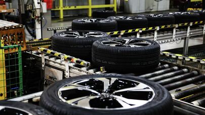 Производство автомобилей на заводе "Москвич"