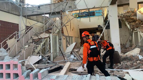 Землетрясение в Индонезии  - Sputnik Кыргызстан