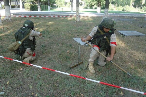 На российской авиабазе Кант провели тренировку по отражению террористической угрозы - Sputnik Кыргызстан