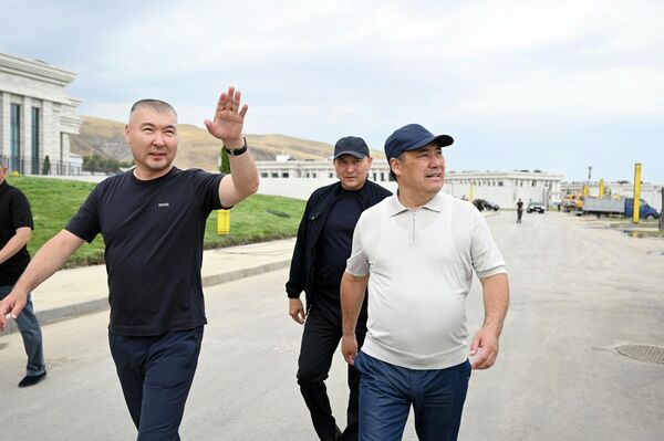 Президент Садыр Жапаров Бишкектеги &quot;Ырыс Ордо&quot; конгресс-холлунун ачылышына даярдыктарды текшерди - Sputnik Кыргызстан