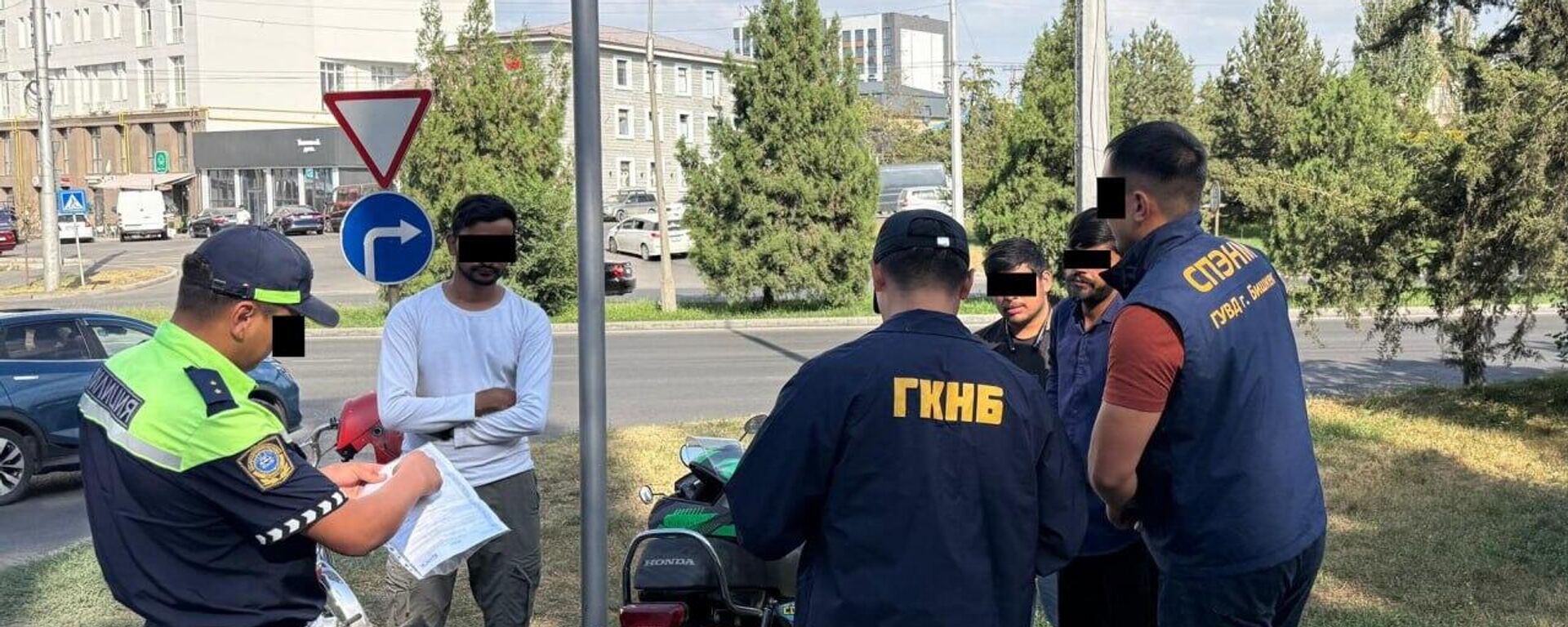 Бишкектеги мыйзамсыз мигранттар - Sputnik Кыргызстан, 1920, 28.08.2026