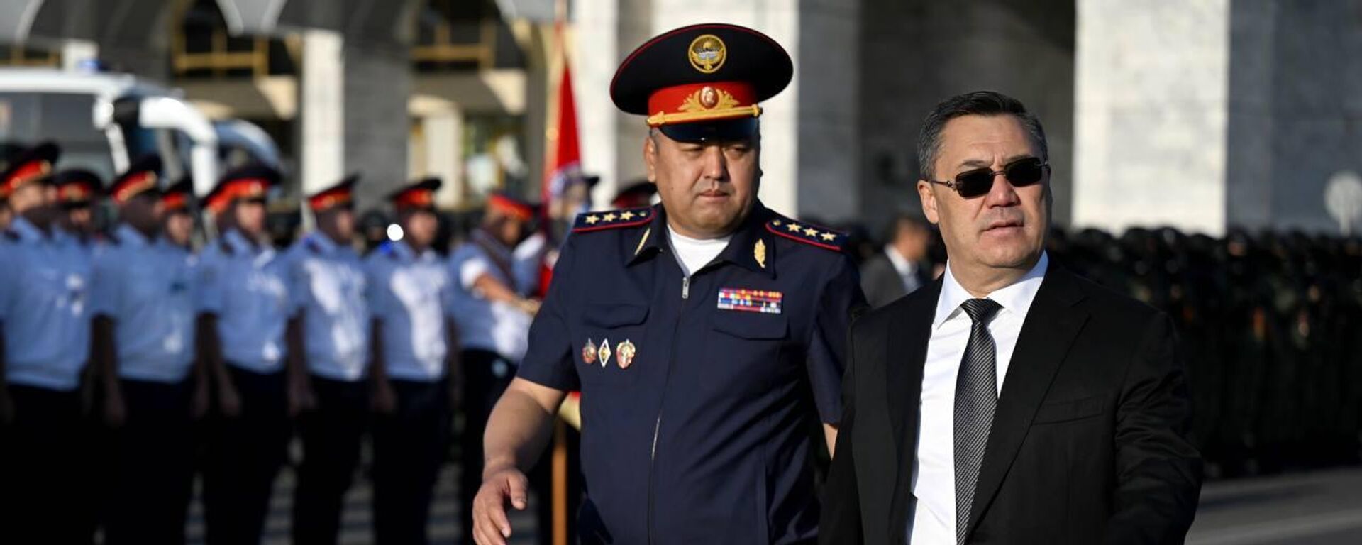 Садыр Жапаров Ала-Тоо аянтында күч түзүмдөрүнүн гарнизондук бөлүштүрүүсүндө сүйлөдү - Sputnik Кыргызстан, 1920, 29.08.2026