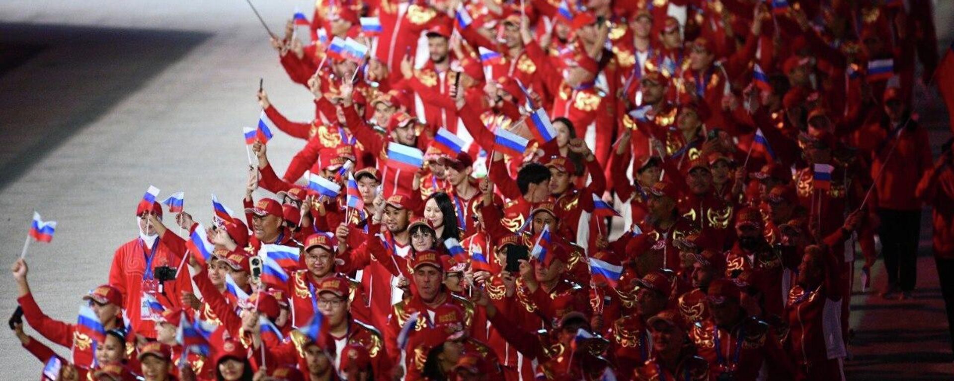 Проход российской сборной на церемонии открытия ВИК - Sputnik Кыргызстан, 1920, 31.08.2026