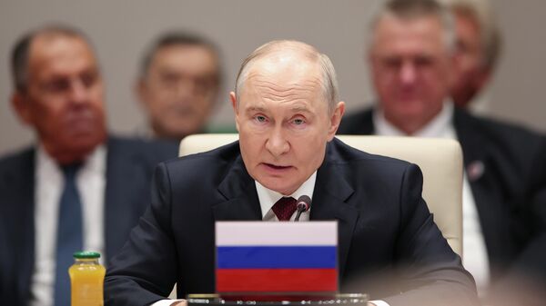 Россия президенти Владимир Путин Бишкектеги ШКУ саммитинде - Sputnik Кыргызстан