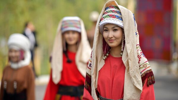 Первые леди Кыргызстана, Азербайджана, Китая, Турции и Узбекистана посетили госрезиденцию Ала-Арча Первые леди Кыргызстана, Азербайджана, Китая, Турции и Узбекистана посетили госрезиденцию Ала-Арча - Sputnik Кыргызстан