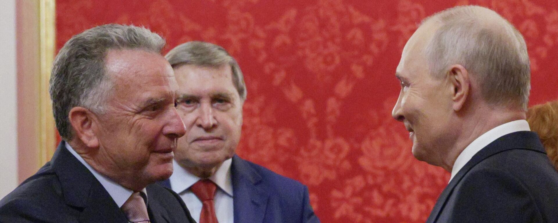 Владимир Путиндин АКШ президентинин чабармандары Стив Уиткофф жана Жаред Кушнер менен жолугушуусу - Sputnik Кыргызстан, 1920, 06.09.2026