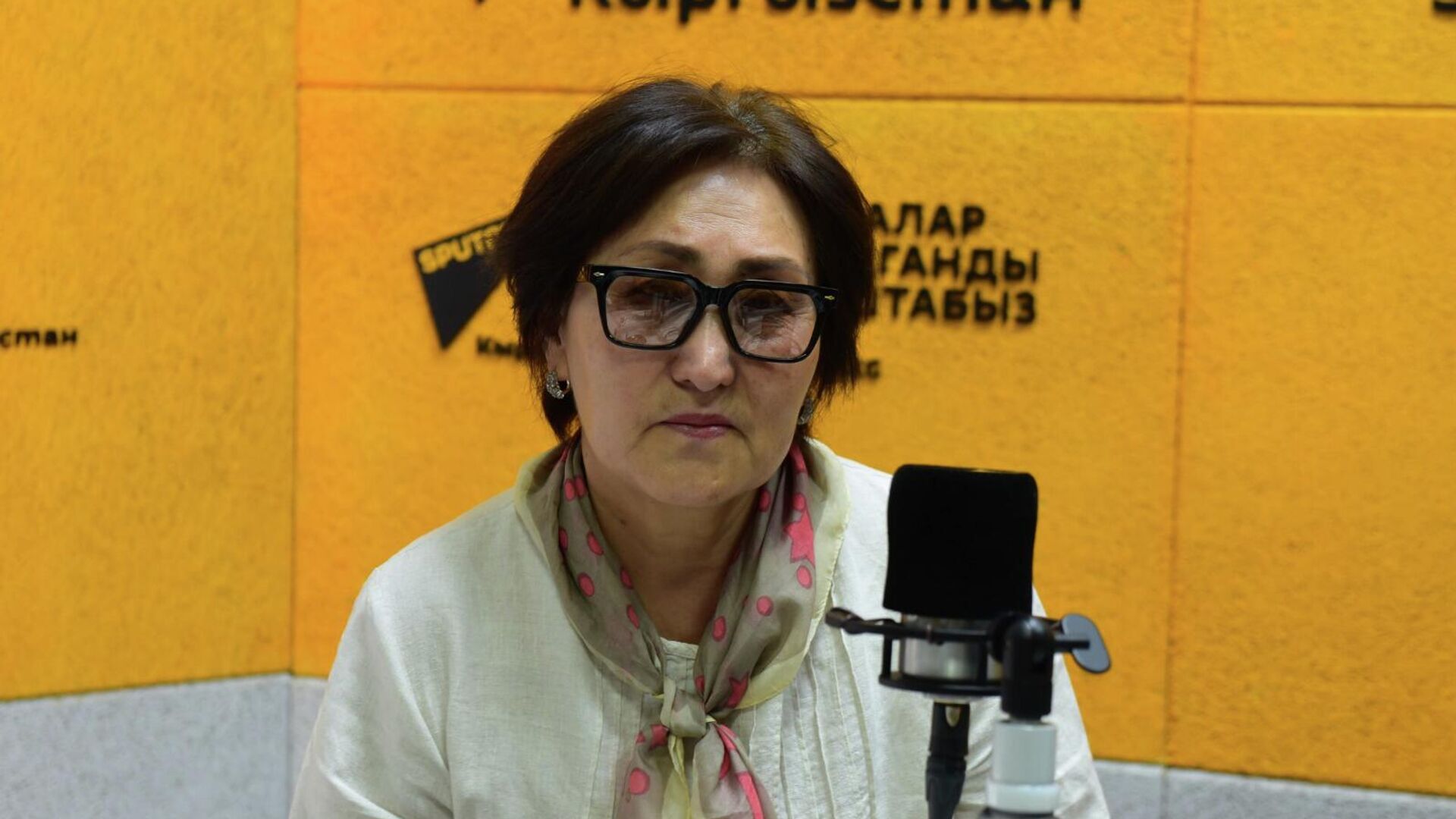КР маданиятына эмгек сиңирген ишмер, искусство таануу илимдеринин кандидаты, Бүбүсара Бейшеналиева атындагы Кыргыз мамлекеттик маданият жана искусство университетинин профессору Чолпон Турумбаева - Sputnik Кыргызстан, 1920, 09.09.2026