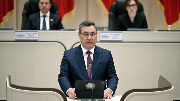 Президент Садыр Жапаров выступил с обращением к депутатам ЖК и кыргызстанцам - Sputnik Кыргызстан
