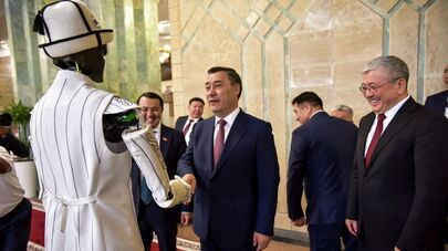 Садыр Жапаров принял участие в открытии цифрового музея и осмотрел обновленные залы заседаний Жогорку Кенеша
