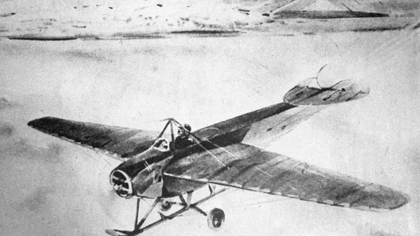Жаңы ыкмасы менен таңгалдырган учкуч Петр Нестеров. Тарыхый видео   - Sputnik Кыргызстан