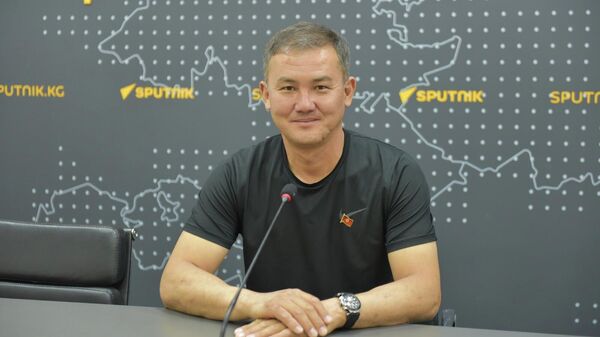 “АгроЛес” питомнигинин жана “Ак-Терек Гарден” компаниясынын негиздөөчүсү, агроном, ишкер Кайрат Эмилбаев - Sputnik Кыргызстан