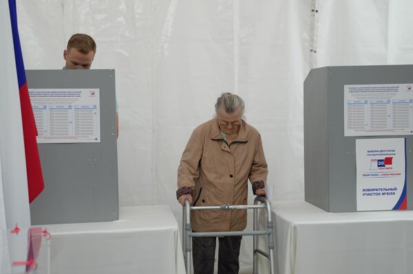 Жалпысынан 20,7 миң депутаттык мандат жана жетекчилик кызматтар бөлүштүрүлөт. - Sputnik Кыргызстан