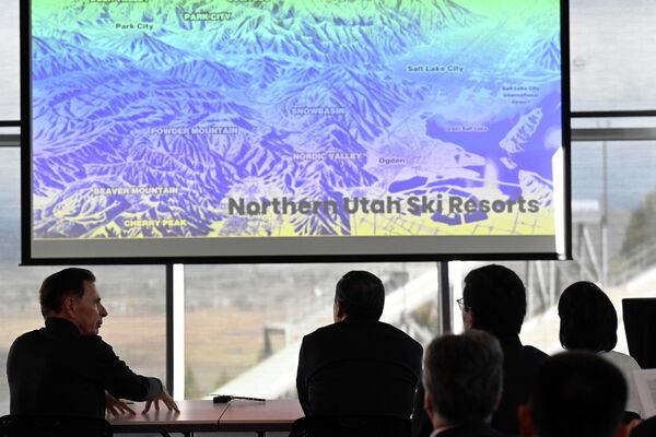 Президент Садыр Жапаров посетил Олимпийский парк штата Юта (Utah Olympic Park) недалеко от города Солт-Лейк-Сити - Sputnik Кыргызстан