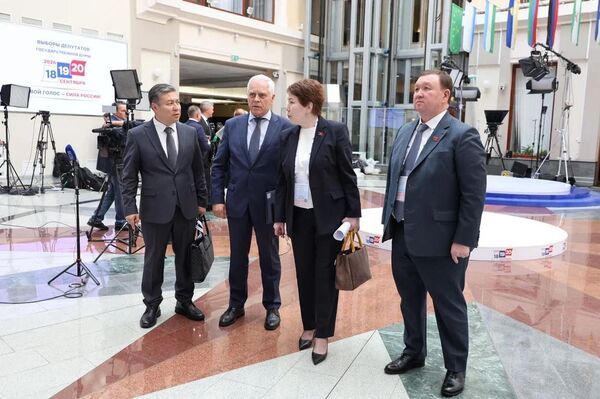 Ал эми шайлоо тилкелеринде иштер кандай уюштурулганы тууралуу  Мирлан Жээнчороев айтып берди - Sputnik Кыргызстан