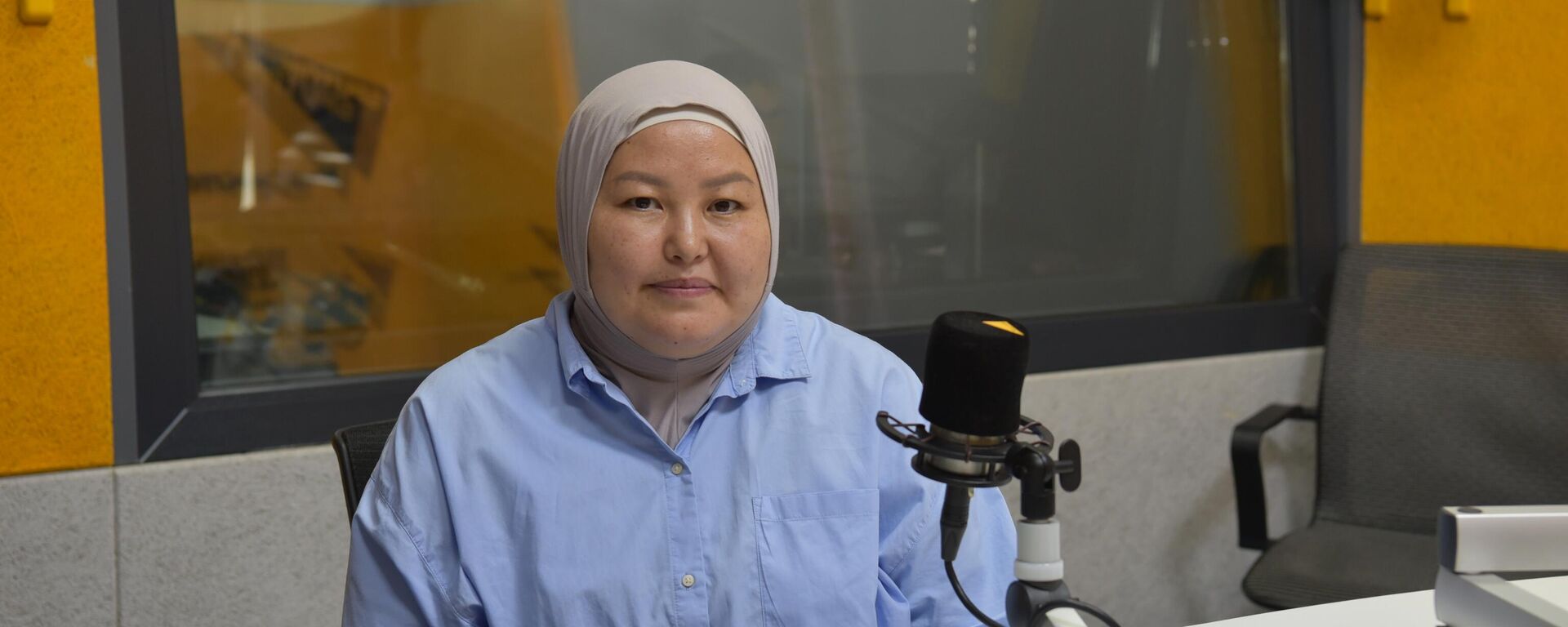 Жаратылыш ресурстары, экология жана техникалык көзөмөл министрлигинин Калдыктарды жана саркынды сууларды туруктуу башкаруу башкармалыгынын жетектөөчү адиси Нургаакы Исаева - Sputnik Кыргызстан, 1920, 23.09.2026