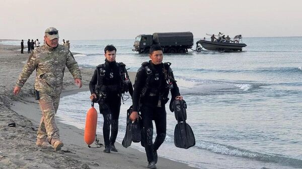 Поиски военнослужащих, пропавших на Каспийском море - Sputnik Кыргызстан