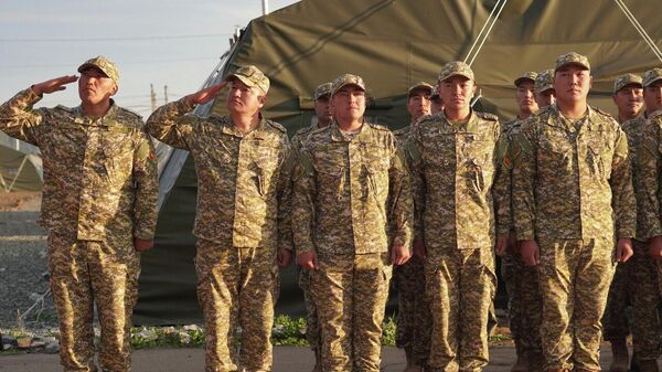 ЖККУ өлкөлөрүнүн аскер контингенттери машыгуу үчүн Россияга барды - Sputnik Кыргызстан