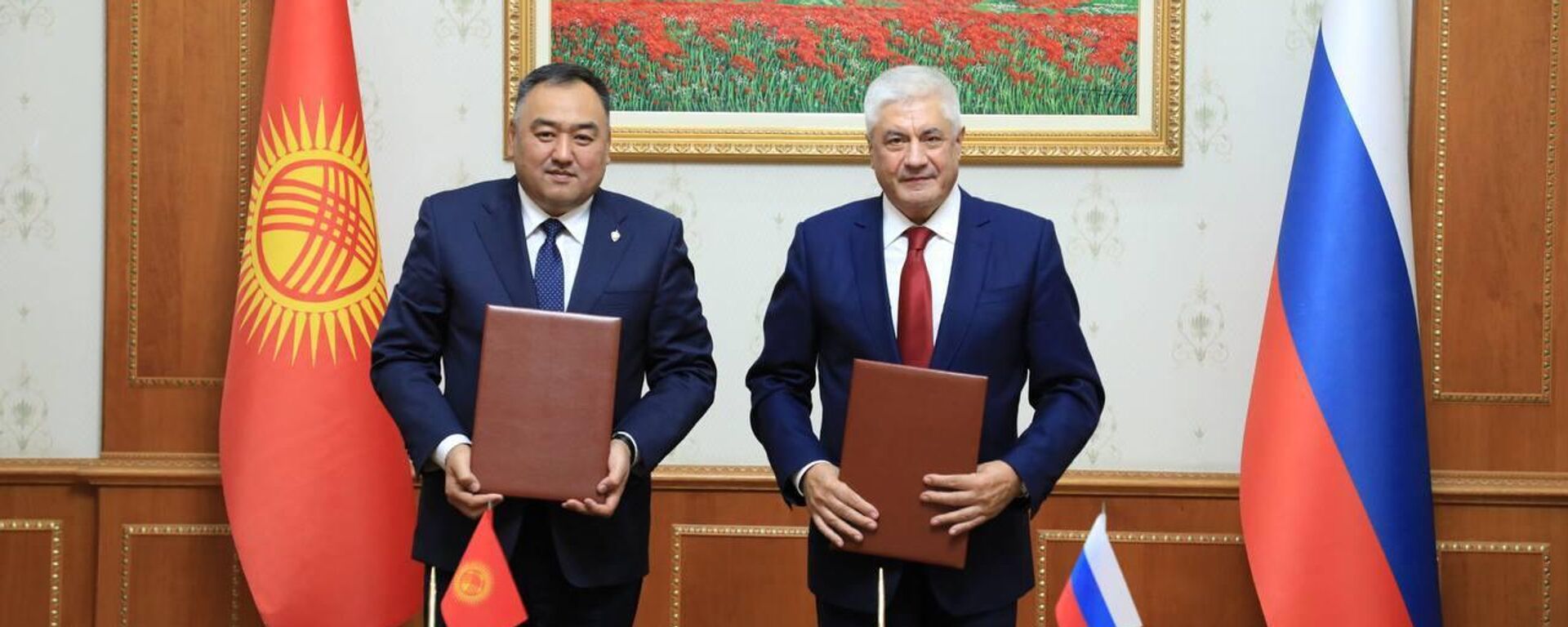 Кыргызстан менен Россия баңгизатка каршы күрөшүү боюнча келишим түздү - Sputnik Кыргызстан, 1920, 01.10.2026