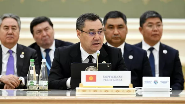 Президент Садыр Жапаров на Консультативной встрече глав государств ЦА и Азербайджана  - Sputnik Кыргызстан