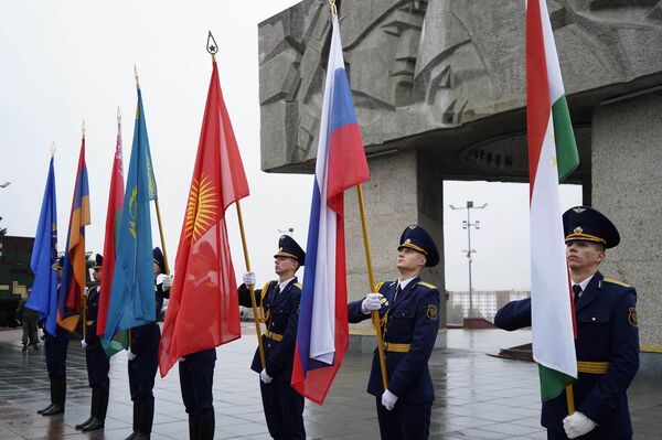 Церемония открытия командно-штабных учений ОДКБ &quot;Нерушимое братство&quot; и специальных учений &quot;Барьер&quot; - Sputnik Кыргызстан