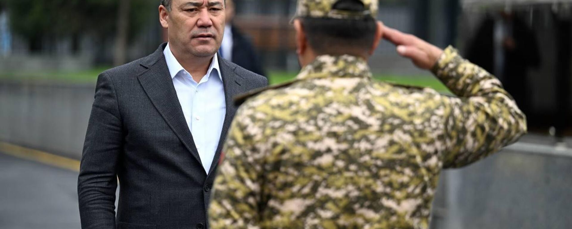 Садыр Жапаров в Оше принял участие в церемонии открытия реконструированного военного комплекса войсковой части 2024 - Sputnik Кыргызстан, 1920, 12.10.2026