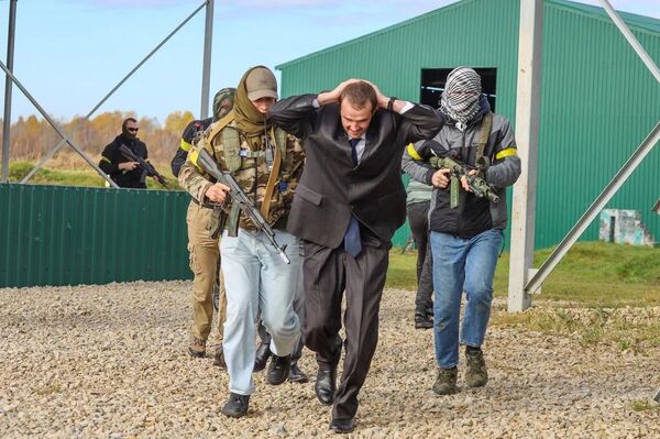 В Беларуси прошла активная фаза учений ОДКБ &quot;Нерушимое братство&quot; и &quot;Барьер&quot; - Sputnik Кыргызстан