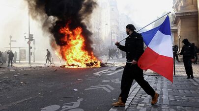 Масштабные акции протеста против удорожания стоимости жизни и повышения цен в Париже