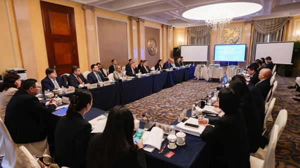 Переговоры по вопросам реализации электронного обмена информацией между таможенниками ЕАЭС и КНР - Sputnik Кыргызстан