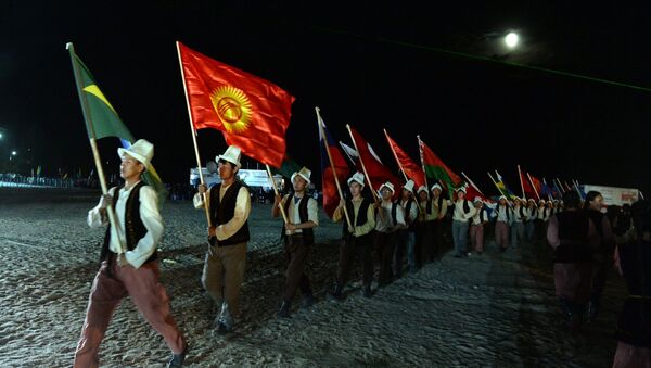 Первые Всемирные Игры Кочевников, которые прошли в Кыргызстане на берегу Иссык-Куля. Архивное фото - Sputnik Кыргызстан
