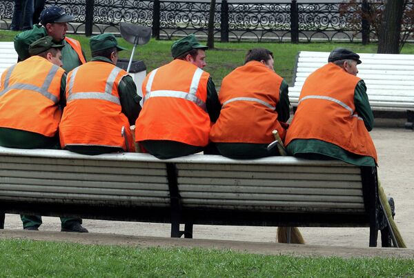 Дворники-гастарбайтеры - Sputnik Кыргызстан