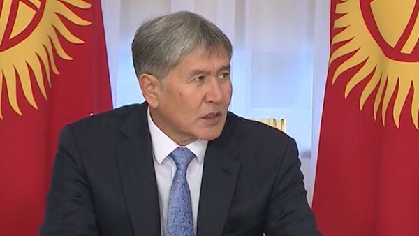 Атамбаев принял президента Азиатского банка развития Такехико Накао - Sputnik Кыргызстан