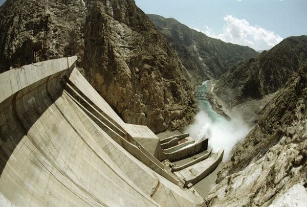 Плотина Токтогульской ГЭС. Архивное фото - Sputnik Кыргызстан