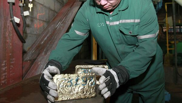 Слитки золота в хранилище золотоносного рудника. Архивное фото - Sputnik Кыргызстан
