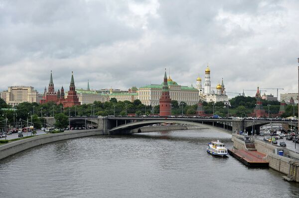 Вид Московского Кремля с Патриаршего моста. Архивное фото - Sputnik Кыргызстан
