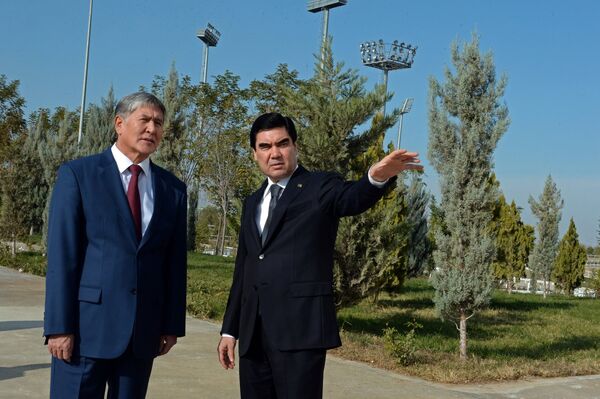 Визит Президента Алмазбек Атамбаева в Туркменистан - Sputnik Кыргызстан