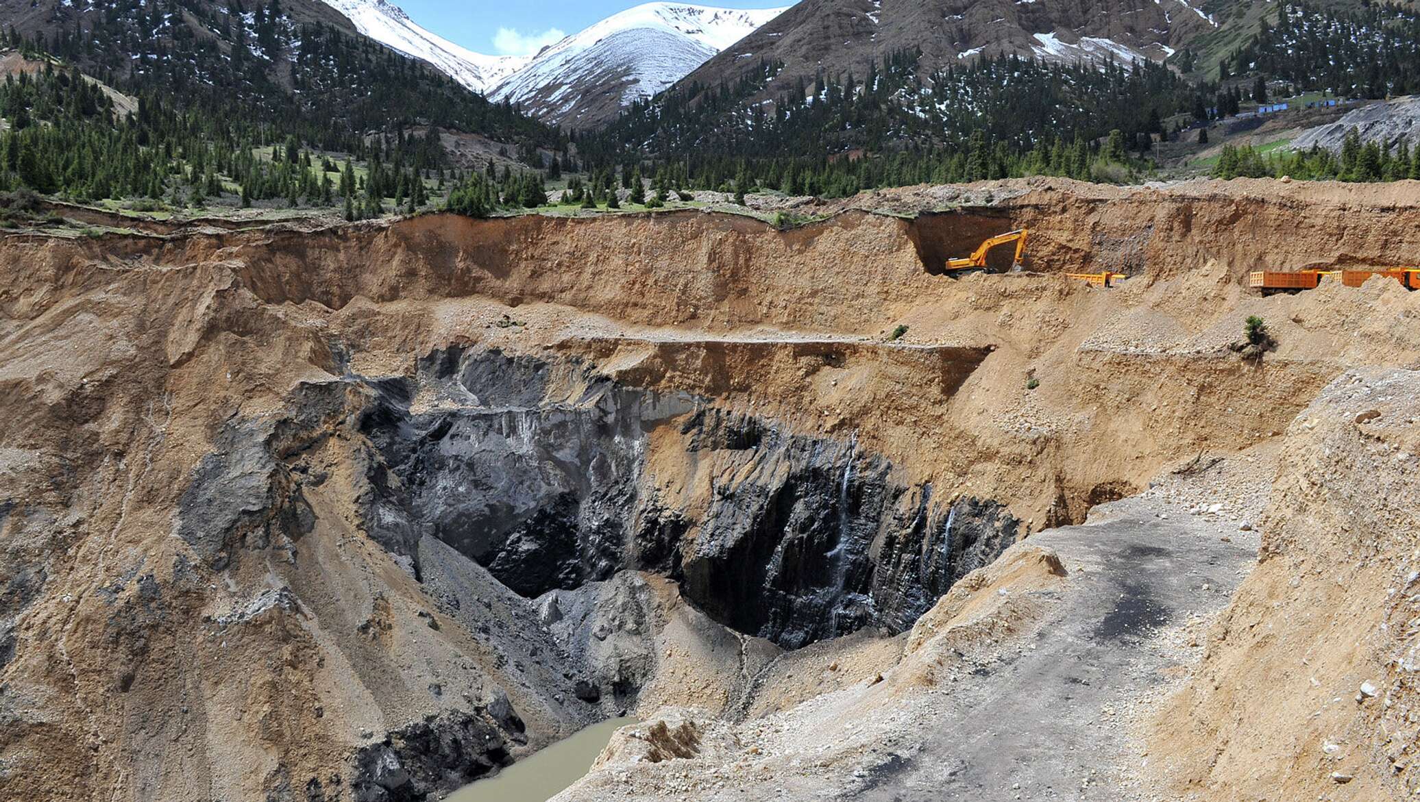 Место добычи каменного угля 3. Месторождение угля в Кыргызстане.